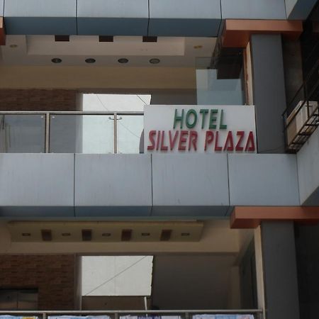 Hotel Silver Plaza Ахмедабад Экстерьер фото